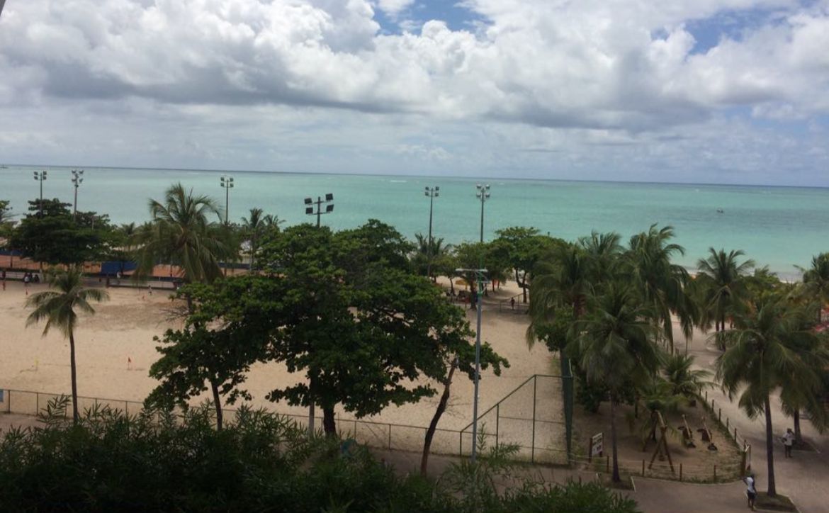 Vista do hotel na praia de Pajuçara/ AL