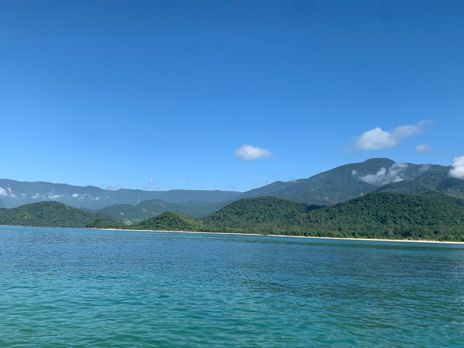 Trajeto de barco até a Ilha do Pelado/RJ